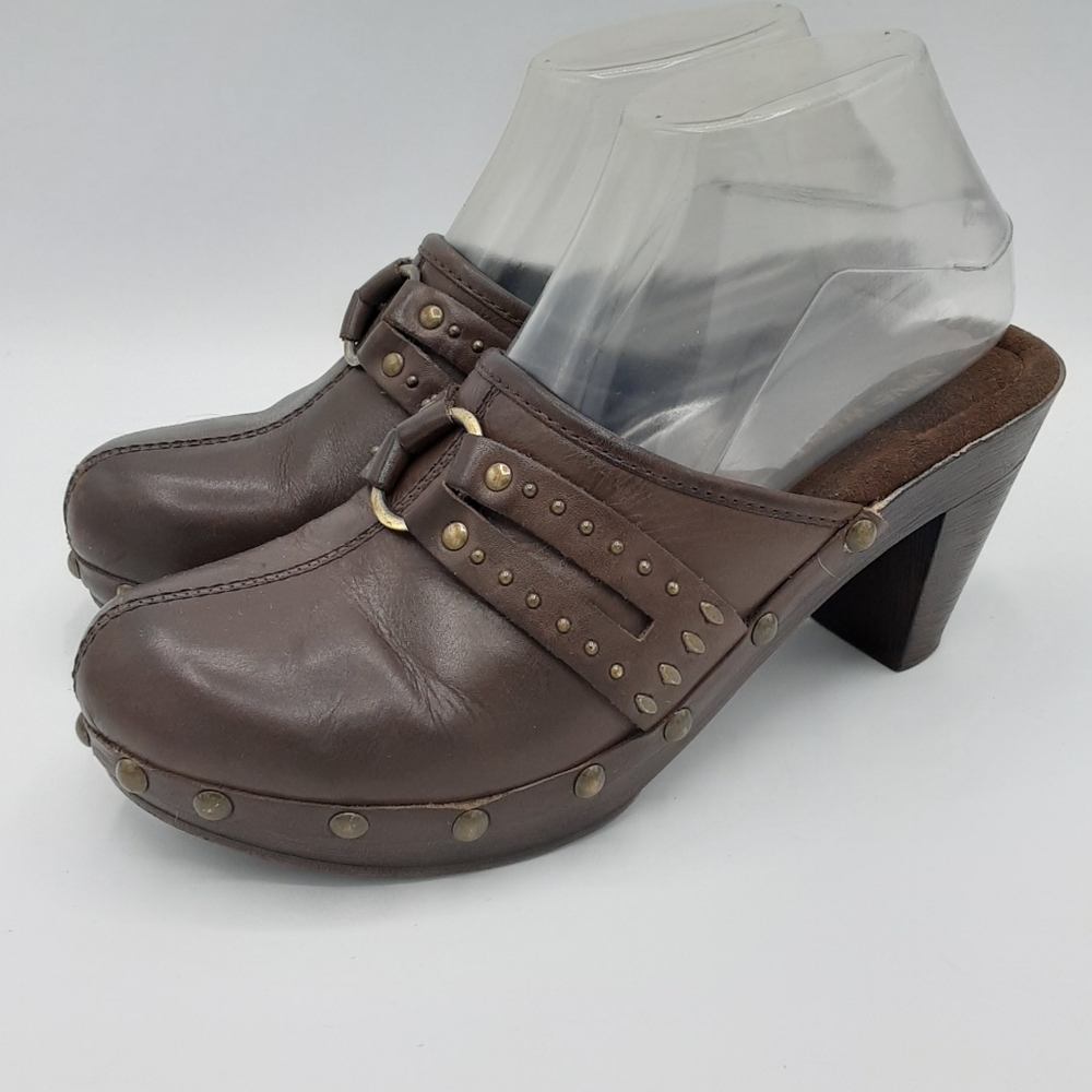 Nine West Vintage 90's Y2K Sable Brown Studded Leather Clogs.
